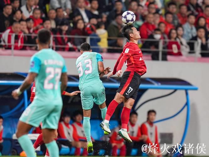 亚冠-蓉城全场仅1射正胡荷韬伤退 蓉城0-2柔佛新山 亚冠-蓉城全场仅1射正胡荷韬伤退 蓉城0-2柔佛新山